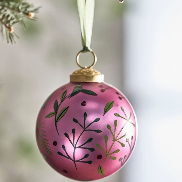 Leafy green pink ornament globe - Picture 1 of 2